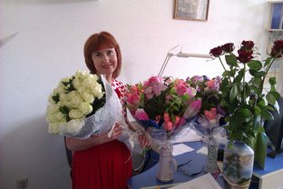 Delivery of products Round bouquet of 35 white roses  (389)